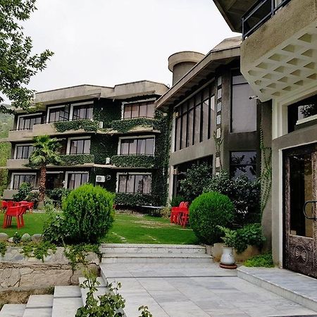 Rock City Resort Mingora エクステリア 写真