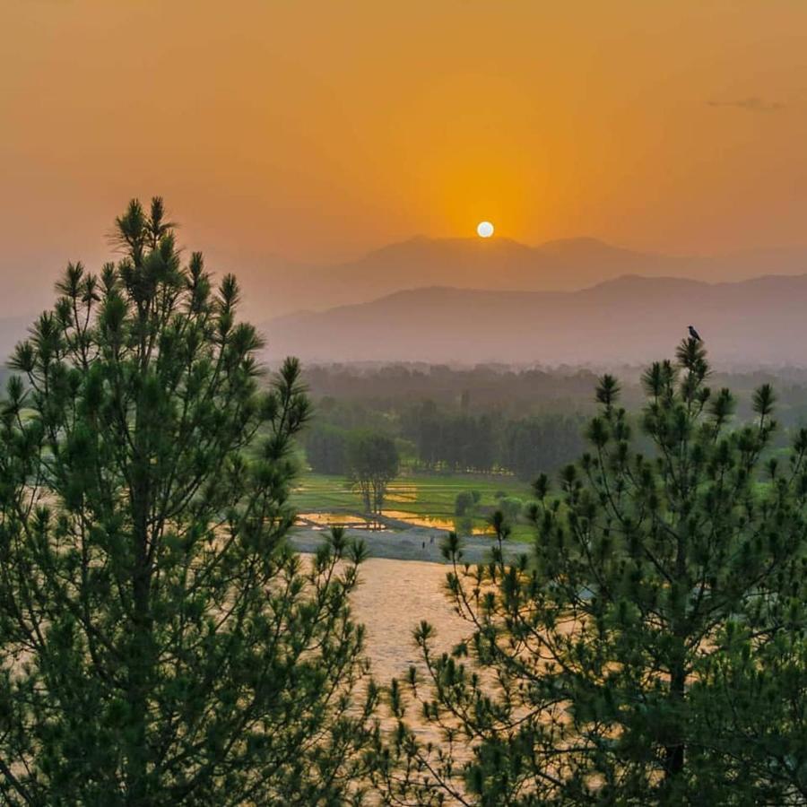 Rock City Resort Mingora エクステリア 写真