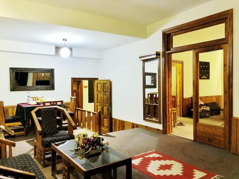 Rock City Resort Mingora エクステリア 写真